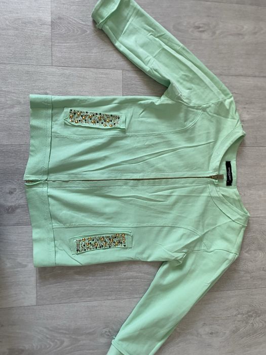 Продам спортивный костюм