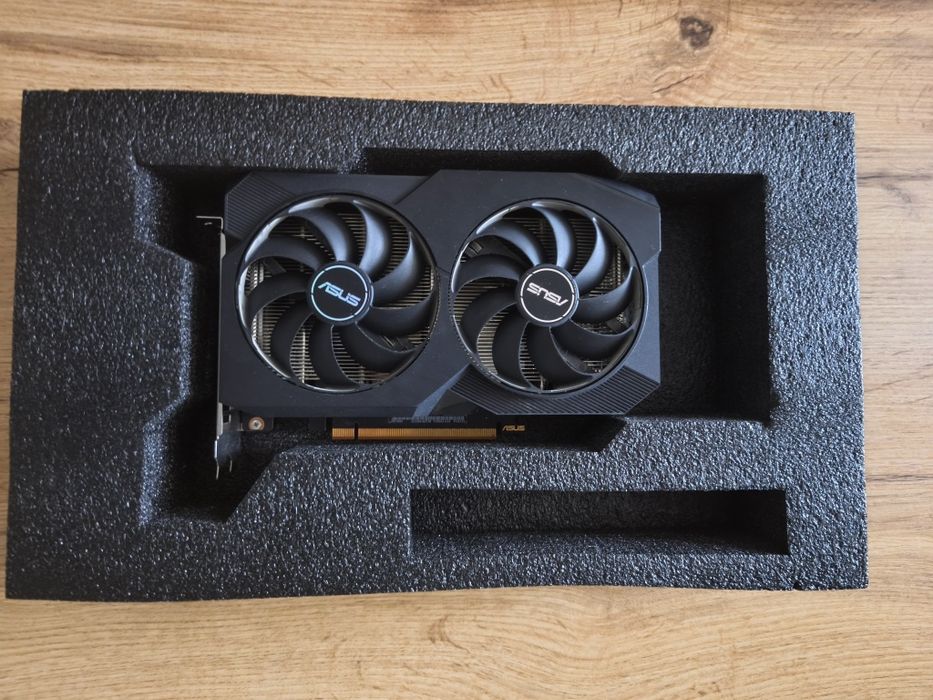 Amd Radeon Rx 7600: Asus dual