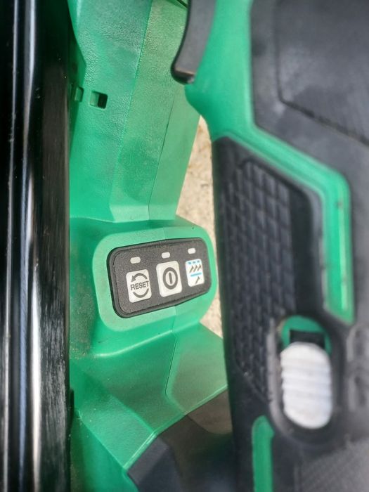 pistol de bătut cuie HiKOKI NR 1890DCA 18 v an 2024. se vinde doar corpul