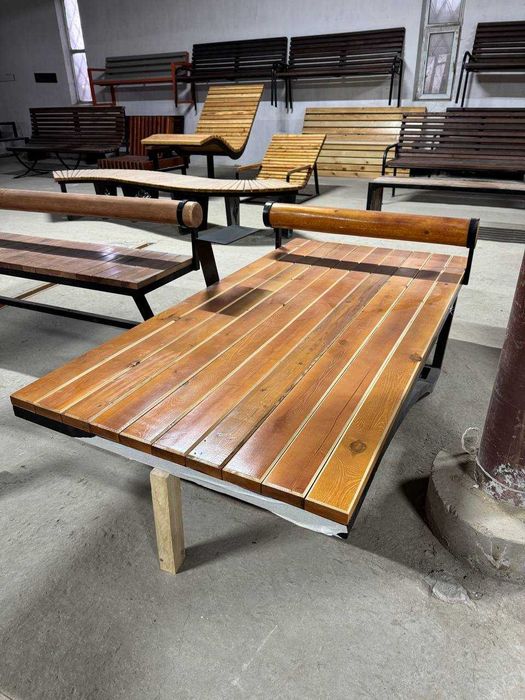 Лежак городской.