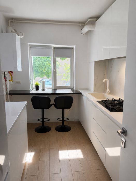 Apartament 3 camere - Faleza Nord - de vanzare