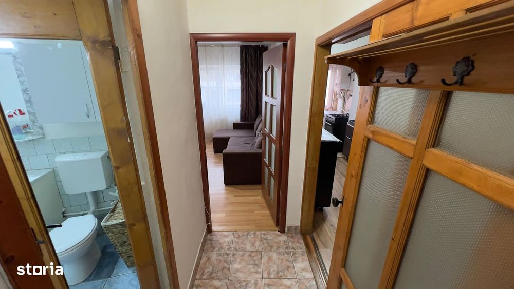 Garsoniera chirie zona Piata Petrosani