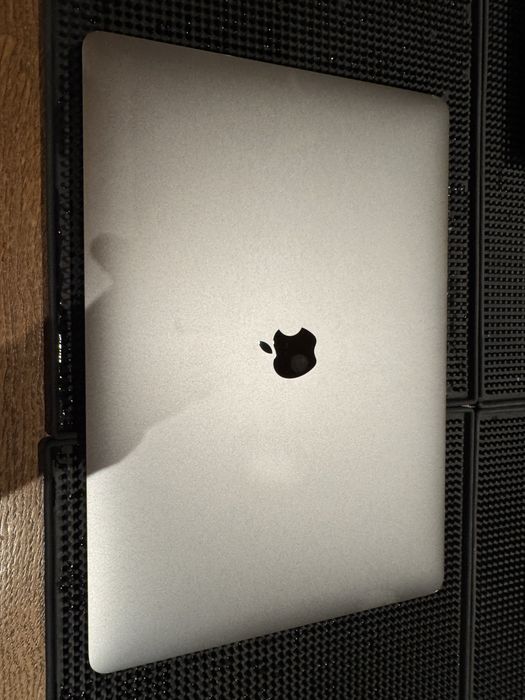 Macbook pro 15” 19