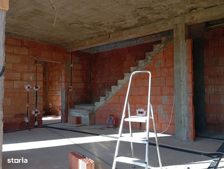 Duplex Modern in Chisoda zona linistita