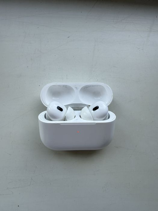 Air pods 2 pro хорошем состоянии