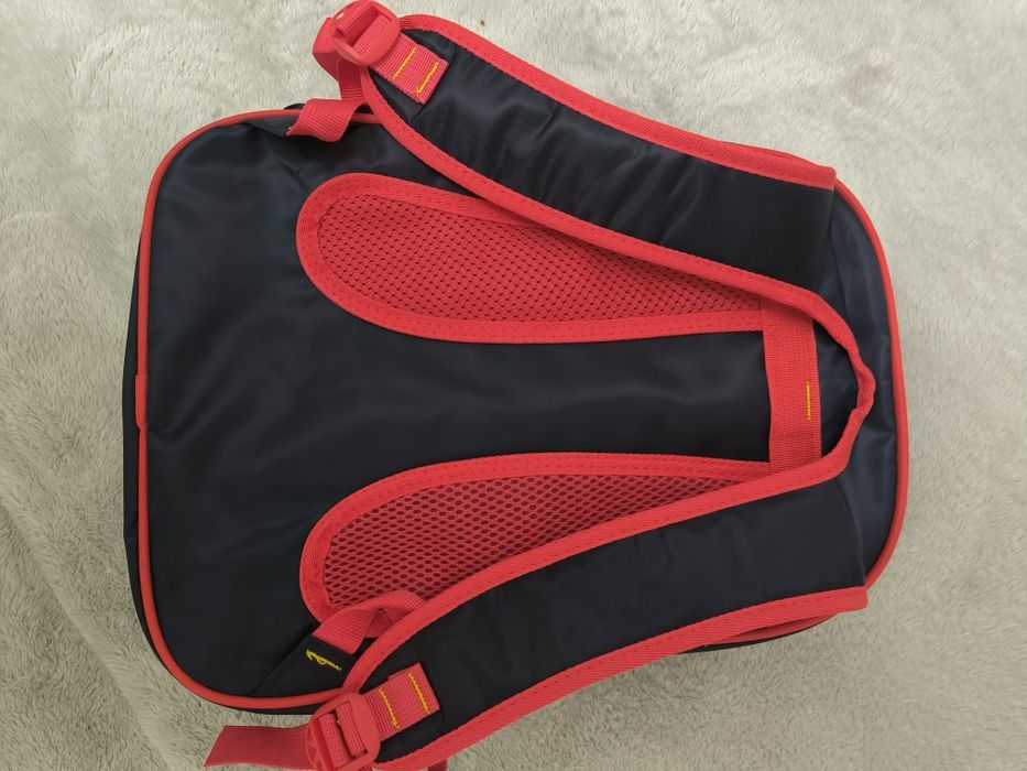 Рюкзак школьный.