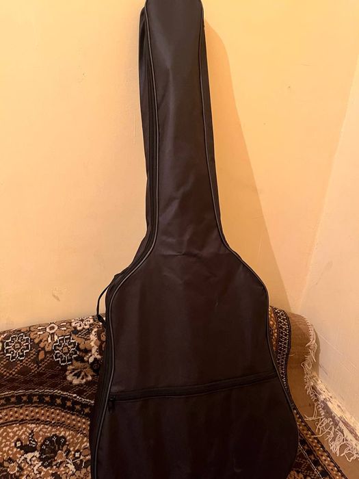 Accustic gitara + bonus Chexol