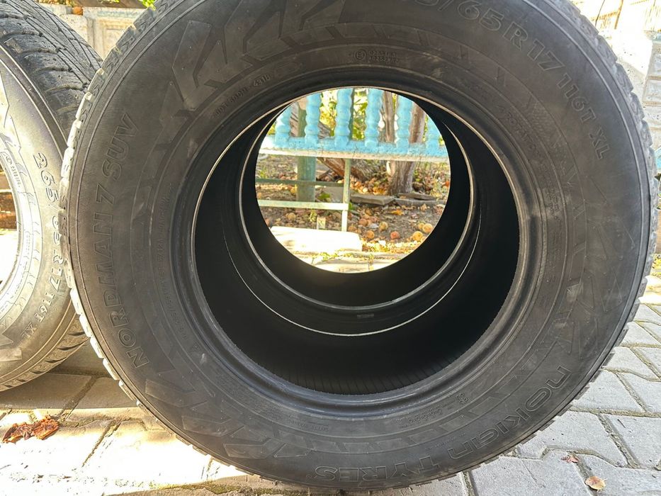 Продам б/у шины на тойота прадо