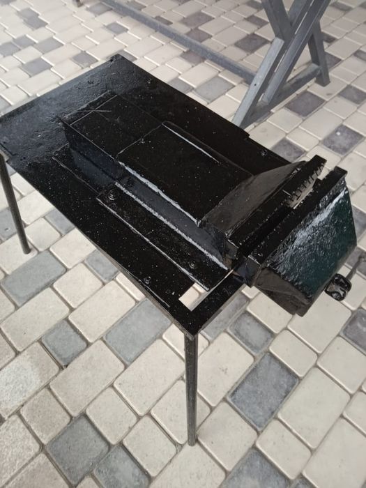 Тиса слесарная  со столом срочно