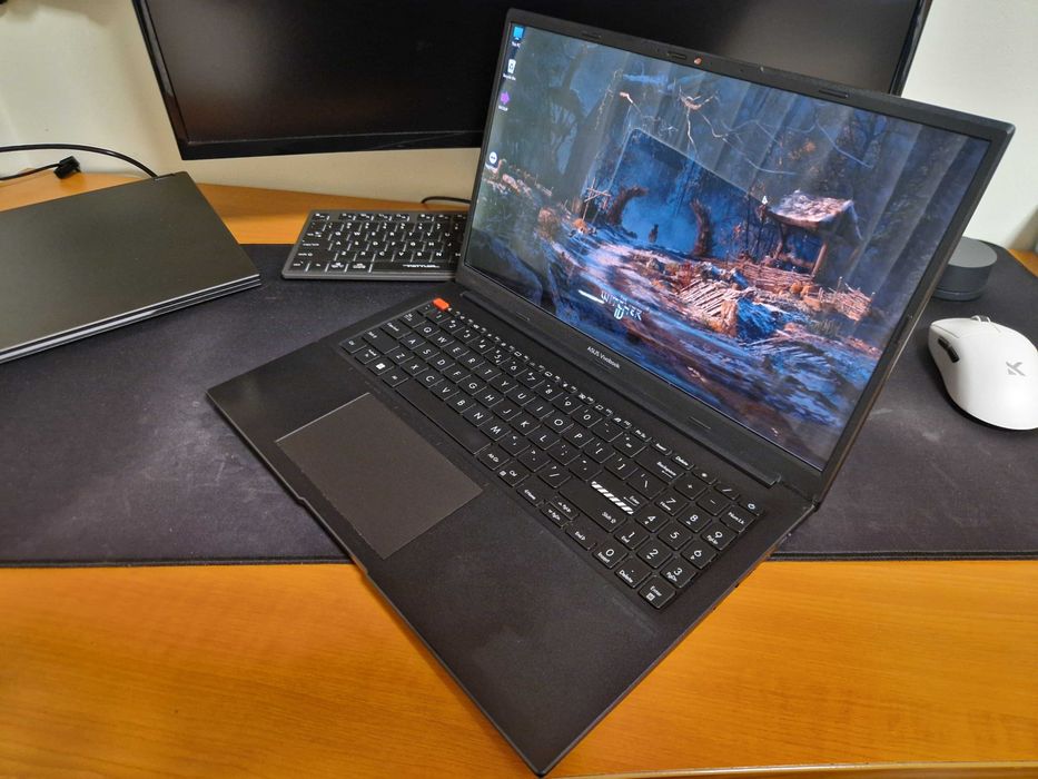 Laptop ASUS VivoBook S 15, AMD Ryzen 9 6900HX, OLED 120 Hz, 16GB RAM
