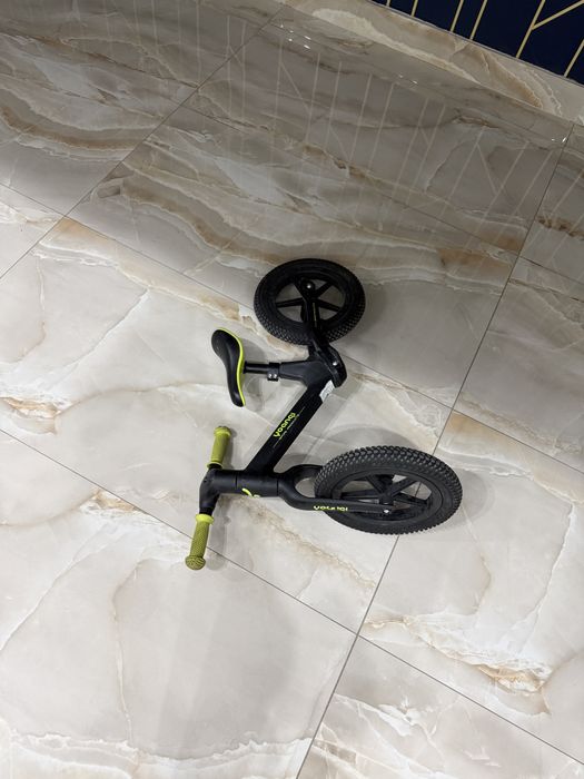 Продам беговел детский