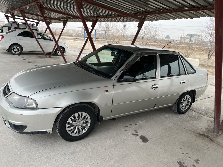 Nexia 2lyuks moshinadi sotiladi.