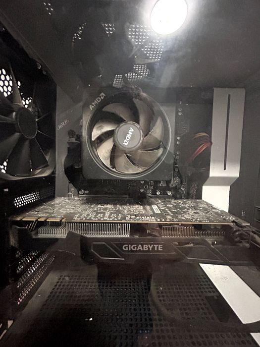 PC Gaming Ryzen 7 2700X / GTX 1070 8GB / SSD M.2 / NZXT