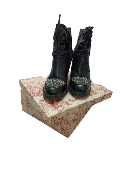 Сапожки женские на каблуке