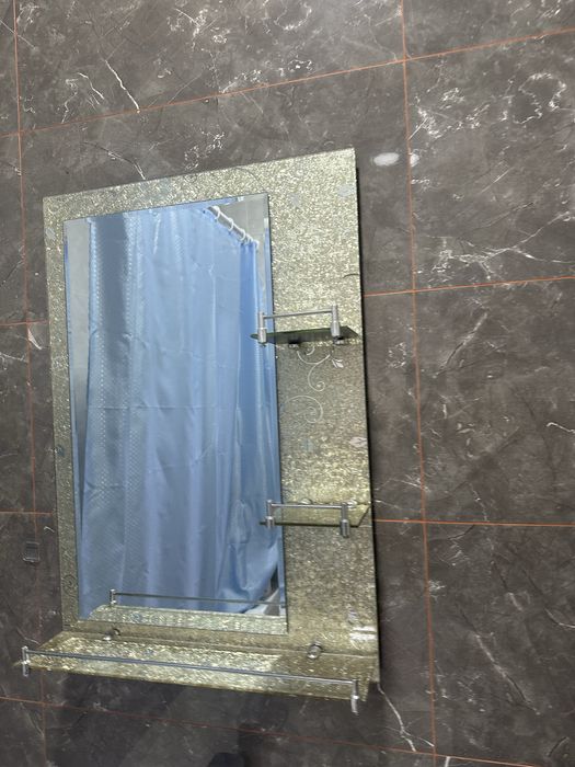 Продам зеркало в хорошем состоянии