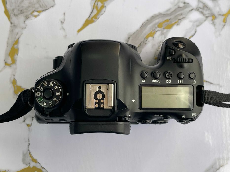 Фотоаппарат Canon EOS 6D Mark II Body