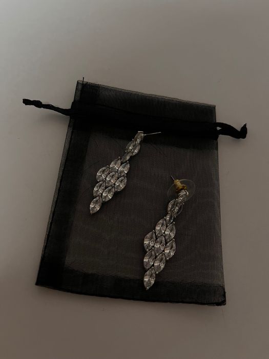 cercei lungi zirconiu