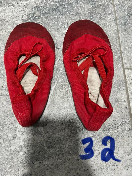 Продам  чешки для девочек