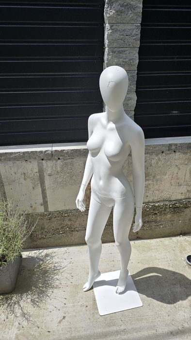 Manechin dama complet, alb lucios, cu suport metalic, ideal magazin haine