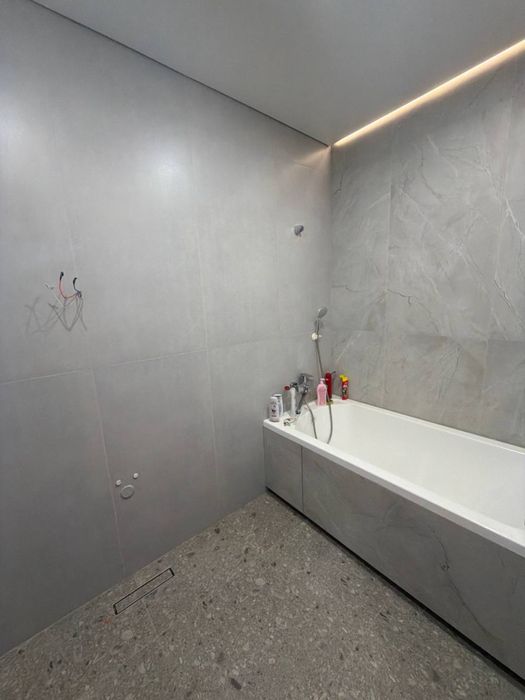 БУЗ БАЗАР 4в5/5/9 Продается уютная Квартира в центре города.