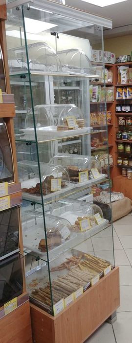 Стъклена витрина без рамка