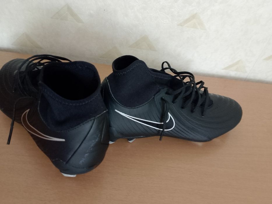 Футболни обувки - Nike Phantom