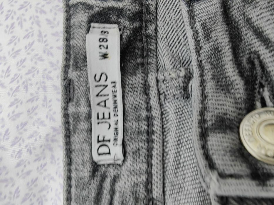 Продаются женские джинсы