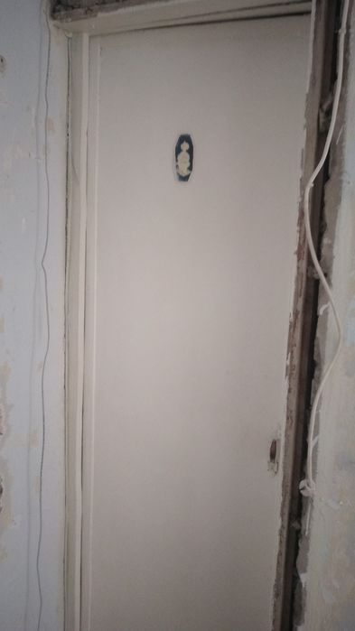 Продам межкомнатные двери недорого