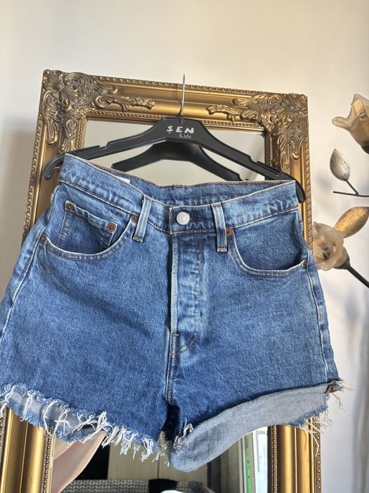 Blugi scurti levi’s