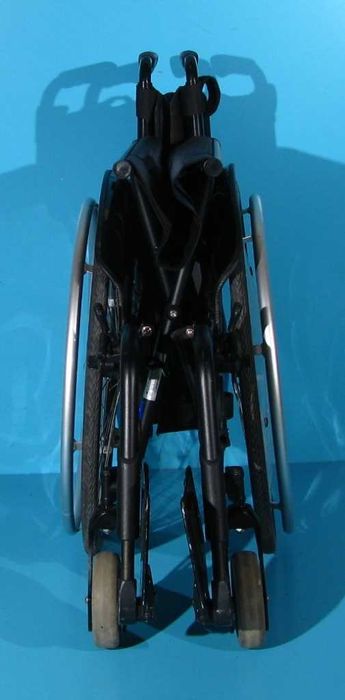 Scaun cu rotile activ din aluminiu Otto Bock - latime sezut 44 cm