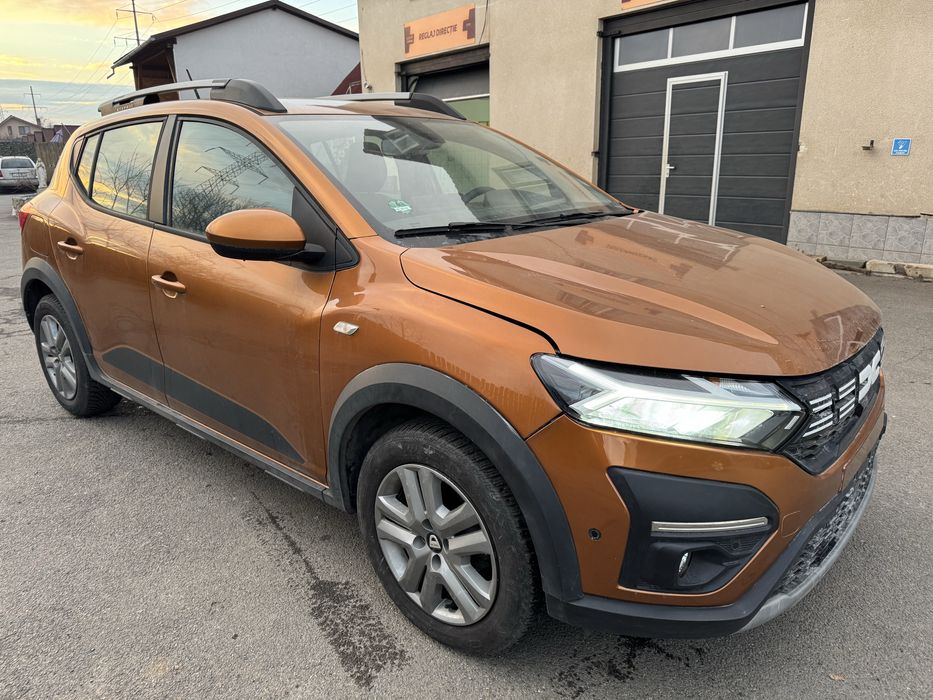 Vand dacia sandero stepway avariat