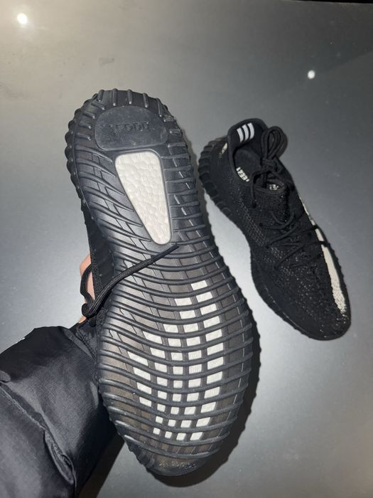 Adidas Yeezy Boost 350 V2 Oreo – EU 46