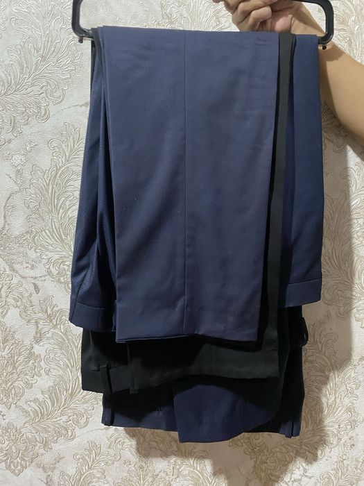 Продам костюм+3 брюки