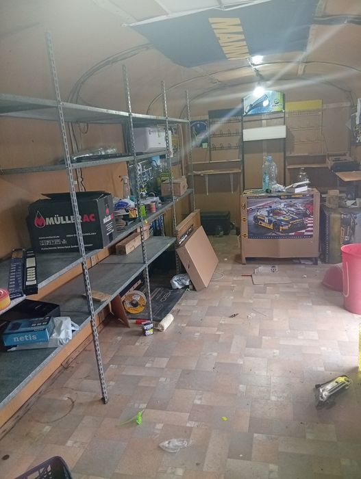 Продавам фургон 18 кв м със соларна система  и климатик  5000евро