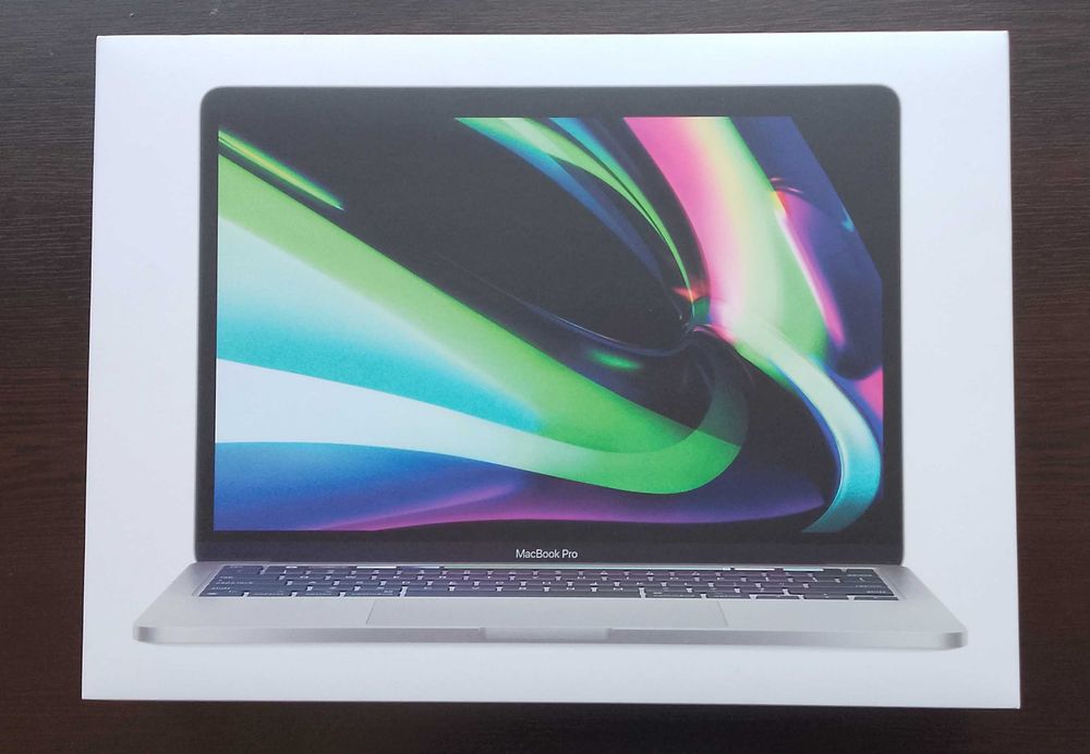 Лаптоп 13-инчов MacBook Pro на Apple - кутия