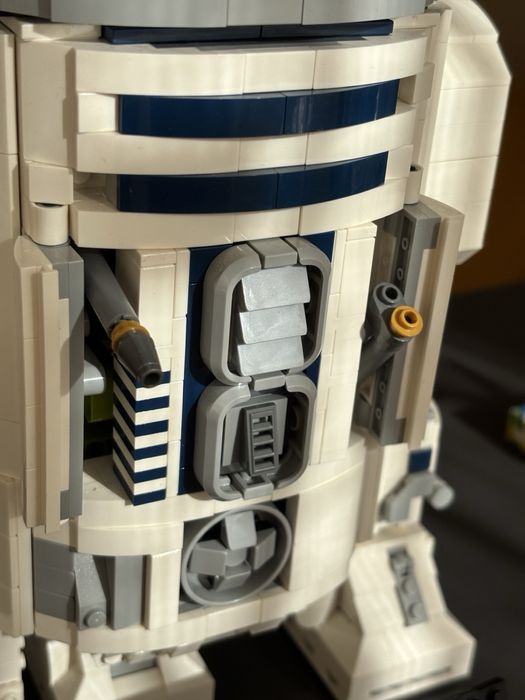 Лего R2D2 сглобено 2314 части
