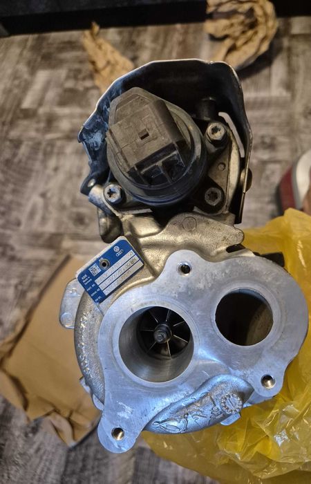 BorgWarner турбина оригинална VAG 2.0TDI Bi-Turbo CUAA 240k. VW TIGUAN