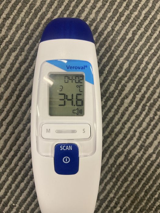 Безконтактен термометър Hartmann Verovall DS22,като нов