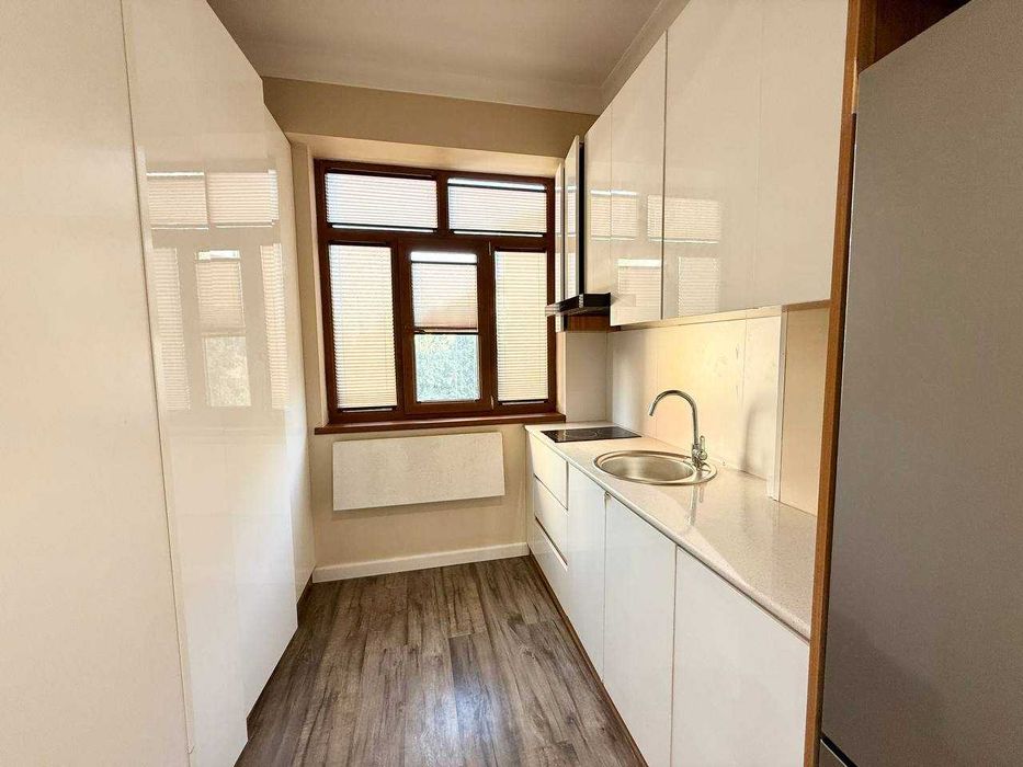 Продается 2 ком квартира в Новостройке, Центр, метро Ойбек.