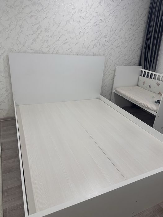 Продам кровать  180х190 в хорошем состояние