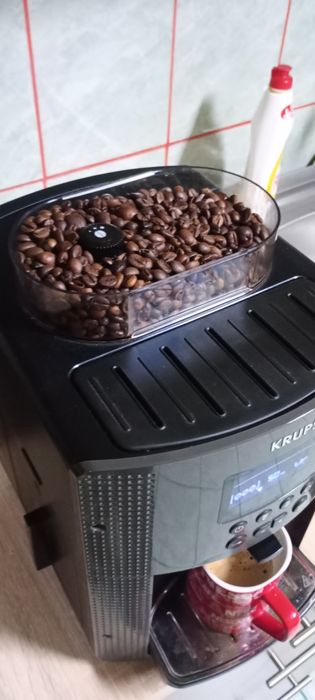 Vand expresor Krups pt cafea boabe