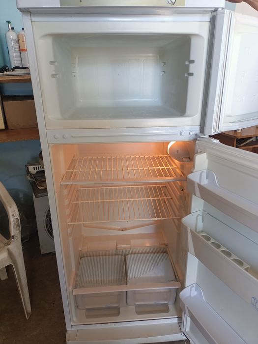 Продается холодильник индезит