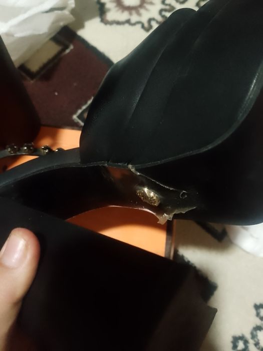 Басаножкани на каблуках VERSAGE оргинали