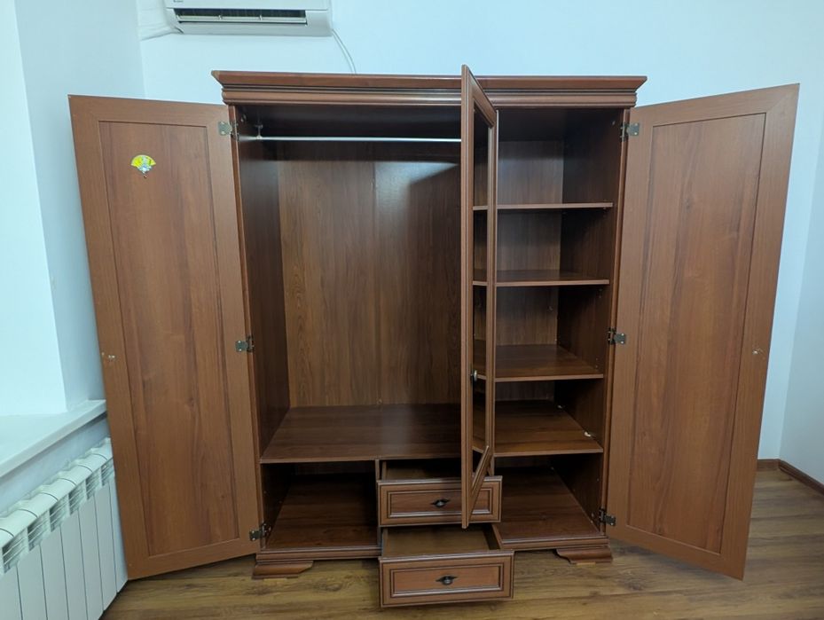 Продам шкаф гардероб