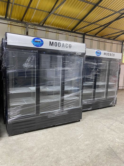 Vitrină verticală 3 uși 2–8°C răcire ventilată 180x56x200 cm