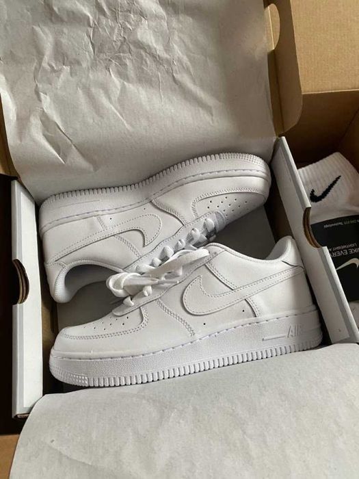 NIKE Air Force 1 white