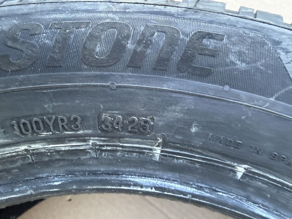 Зимна гума Bridgestone 215/60/16 dot3435