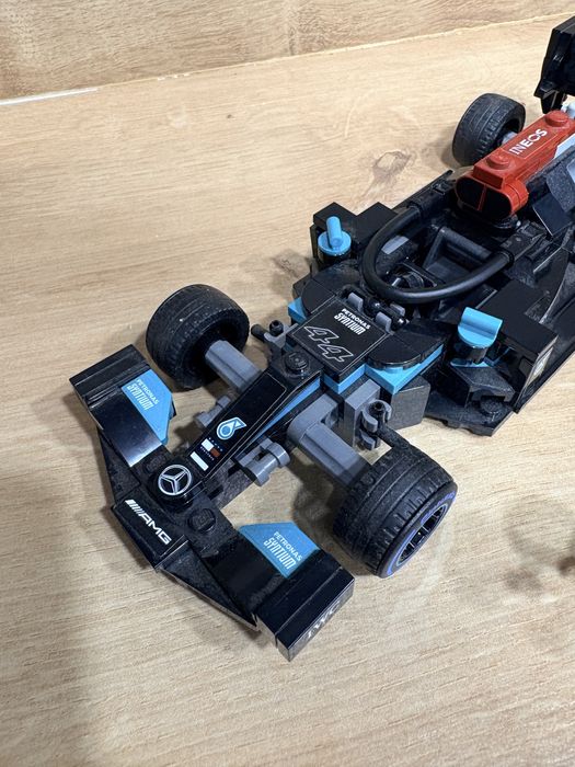 LEGO Maşinuțe Speed Champions Mercedes-AMG F1