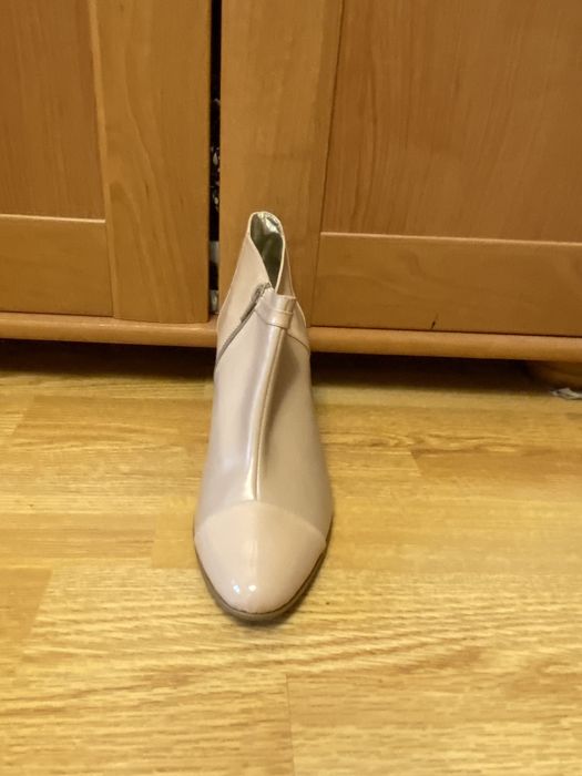 De vanzare ghete din piele naturala,noi ,masura 40