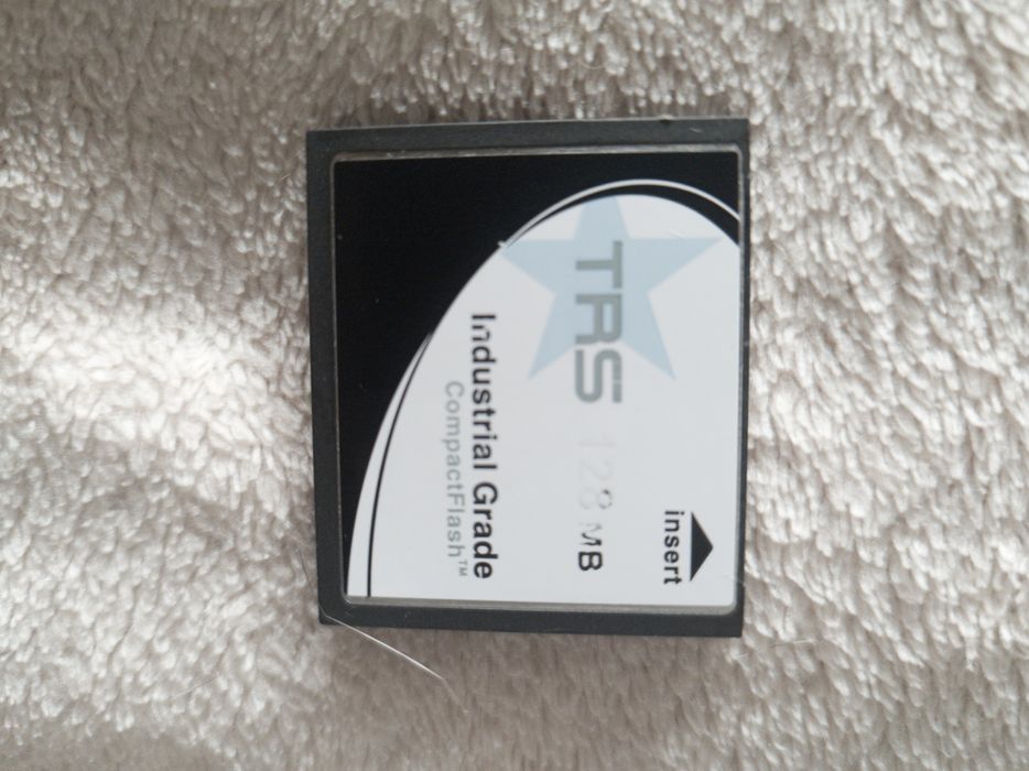 Vând carduri memorie CF de 1 GB